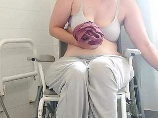 Paraplegic brunette Purplewheelz British milf peeing thither burnish apply shower