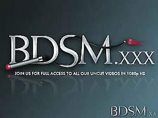 BDSM XXX Unaffected Girl encontra -se indefeso
